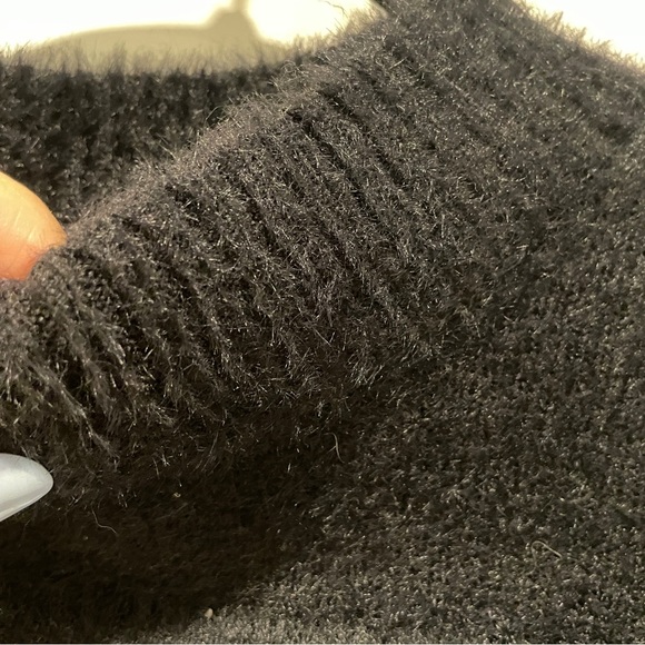 *NWT* Black H&M Cutout Sweater - Picture 3 of 4